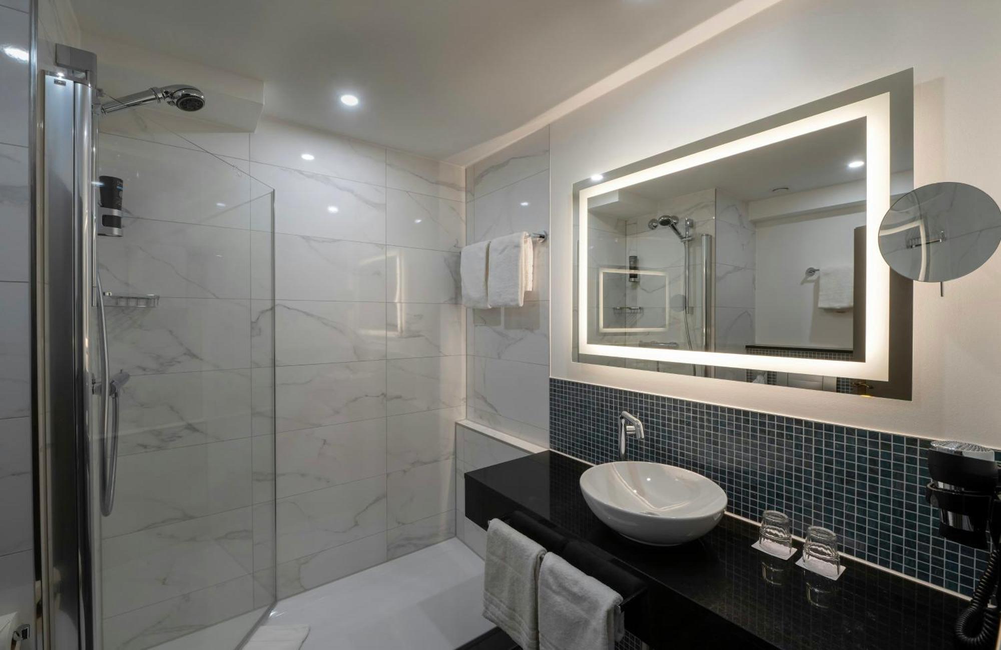 Leonardo Hotel 4*